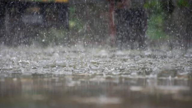 Forte chuva afeta captação e abastecimento de água em Ilhabela