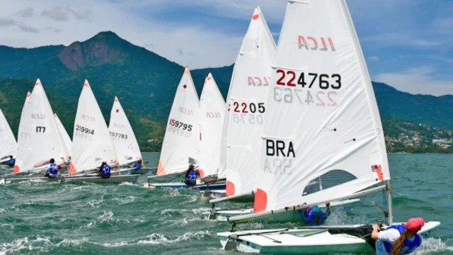 Ilhabela reúne 160 velejadores de 10 estados na 14ª Copa Brasil de Vela