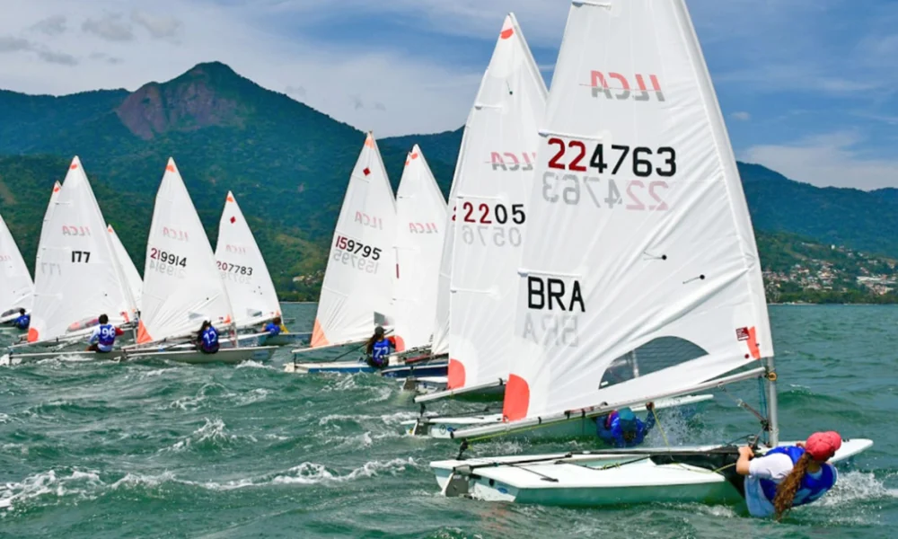Ilhabela reúne 160 velejadores de 10 estados na 14ª Copa Brasil de Vela