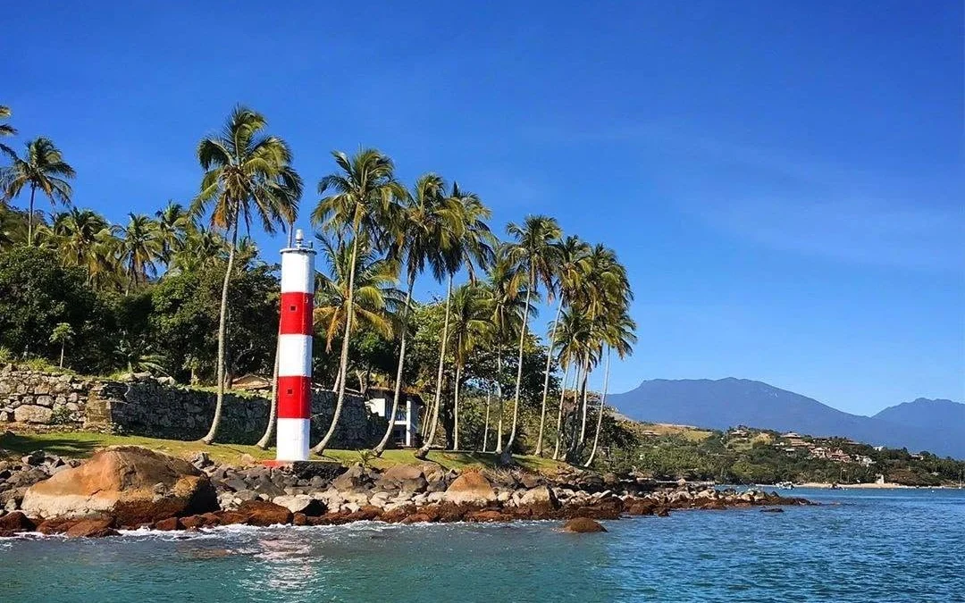 Corpo sem identificação é achado no mar na Ponta das Canas