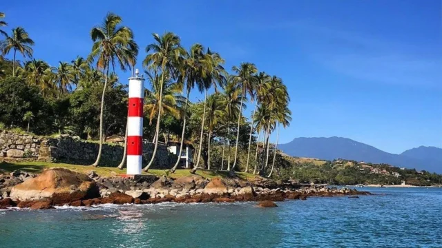 Corpo sem identificação é achado no mar na Ponta das Canas