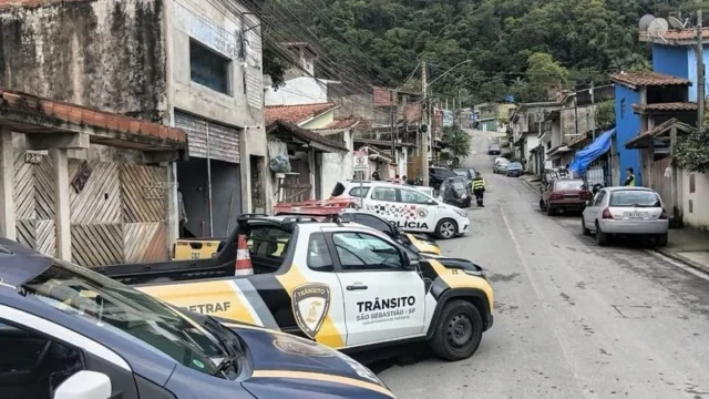 Proprietários retiram veículos abandonados em São Sebastião em 7 dias