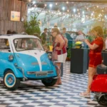 São Sebastião recebe encontro de carros antigos na Rua da Praia