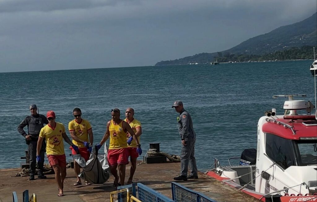 Naufrágio em Ilhabela deixa uma pessoa morta e outras duas resgatadas