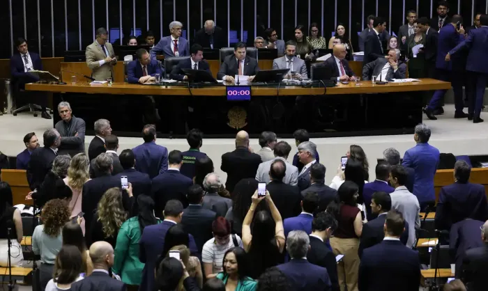 Alcolumbre marca votação da PEC pelo fim da escala 6×1 para quarta-feira