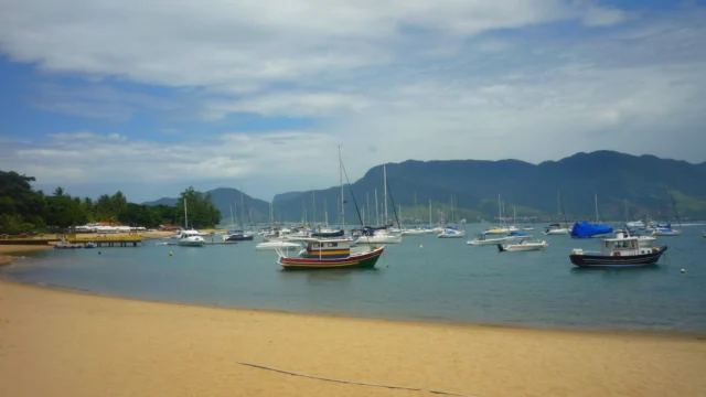 Praia/orla – Ilhabela