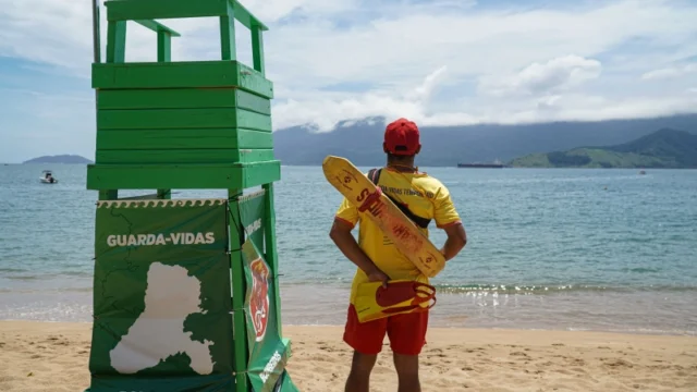 Prefeitura de Ilhabela contrata 20 guarda-vidas no litoral