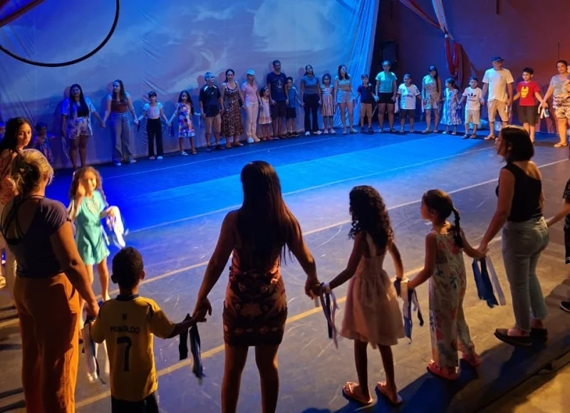 Projeto EntreLaços encerra eixo de atividades com famílias em Ilhabela