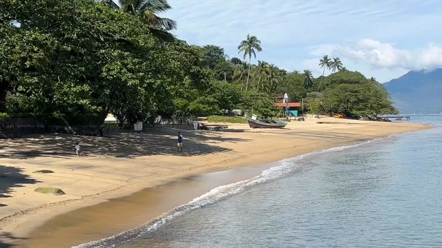 Prefeitura destaca beleza da Praia da Armação em Ilhabela