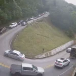 Rodovia Oswaldo Cruz registra tráfego intenso em direção a Ubatuba