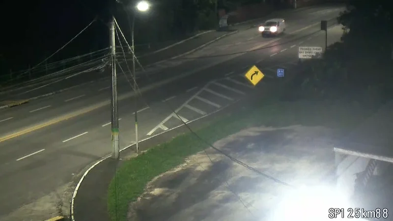 Visibilidade reduzida afeta motoristas no quilômetro 88 da Oswaldo Cruz