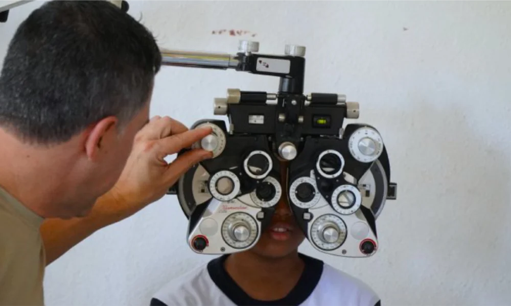São Sebastião lança programa de exames de visão para alunos da rede