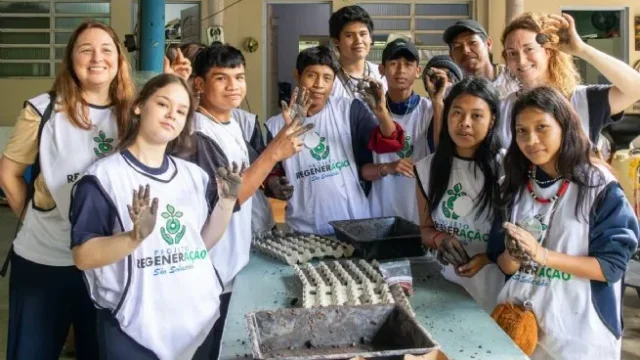Alunos de cinco escolas participam do projeto Regeneração em São Sebastião