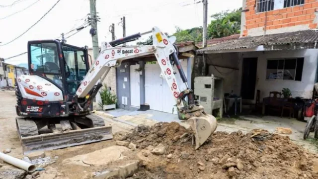 Prefeitura inicia obra de drenagem e esgoto na Rua Francisco Tenório