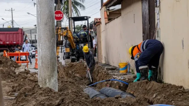 Obras de drenagem avançam no bairro Vila Amélia, em São Sebastião