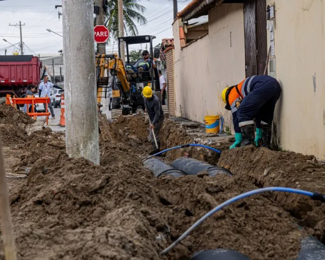 Obras de drenagem avançam no bairro Vila Amélia, em São Sebastião